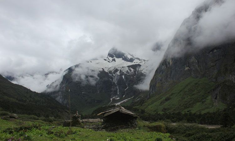 makalu base camp region nepal