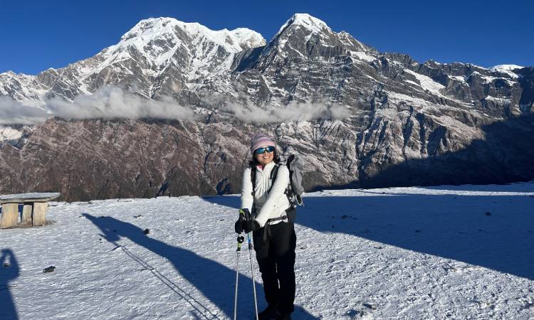 Trekker at Mardi Viewpoint in Winter 2026