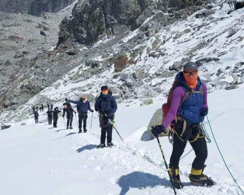 Climbing Mera Peak Min